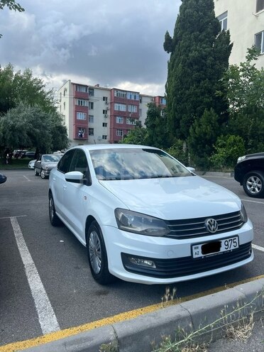 Volkswagen Polo-3