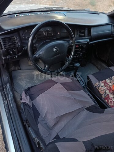 Opel Vectra-7