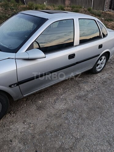 Opel Vectra-4