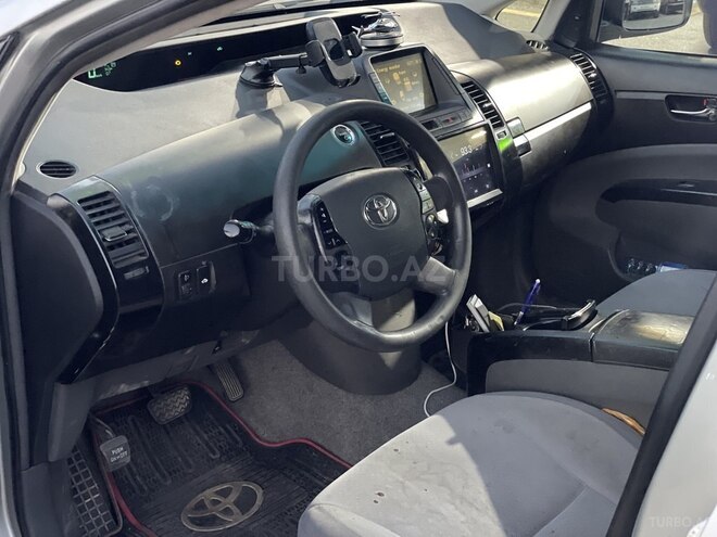 Toyota Prius-7