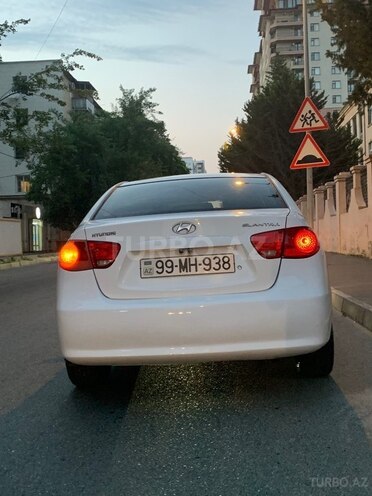 Hyundai Elantra-4