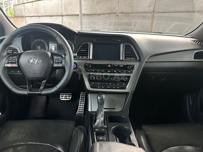 Hyundai Sonata-8