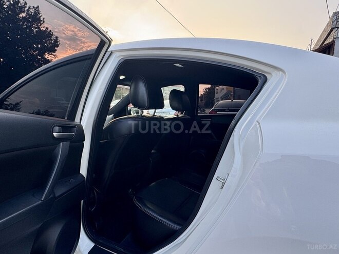 Mazda 3-17