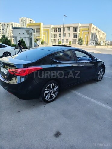 Hyundai Elantra-8
