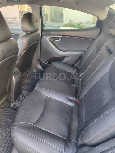 Hyundai Elantra-7