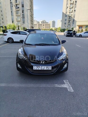Hyundai Elantra-1