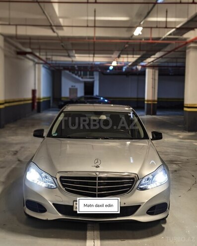 Mercedes E 220-1