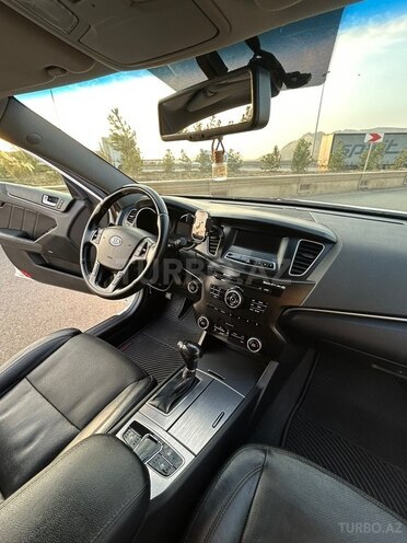 Kia Cadenza-9