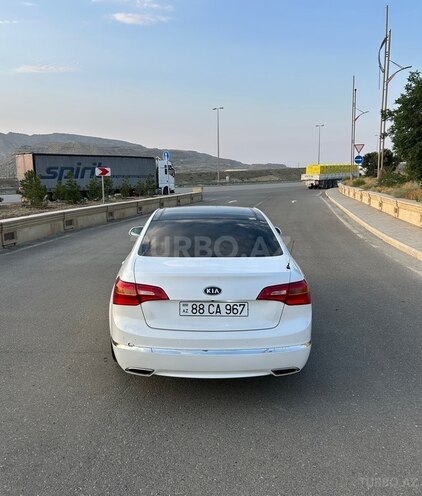 Kia Cadenza-5