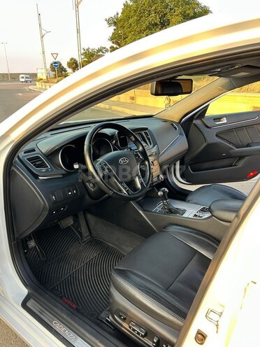 Kia Cadenza-8