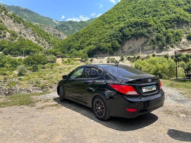 Hyundai Accent-3