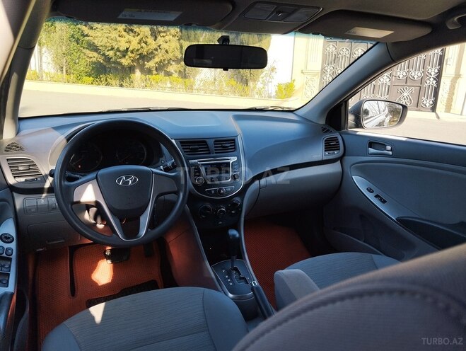 Hyundai Accent-8