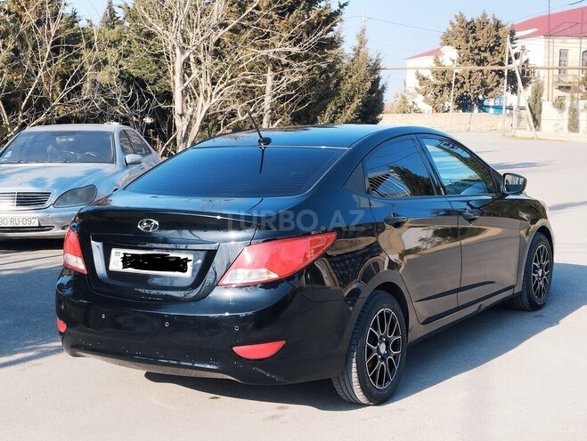 Hyundai Accent-6
