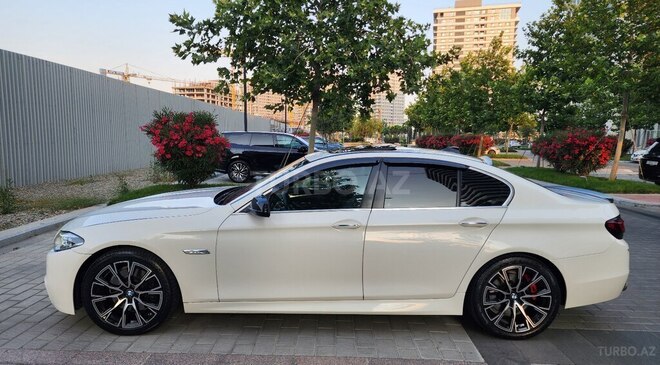 BMW 530-12