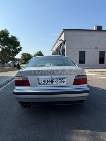 BMW 320-6