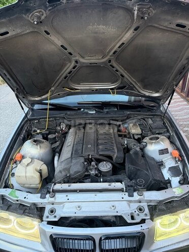 BMW 320-12