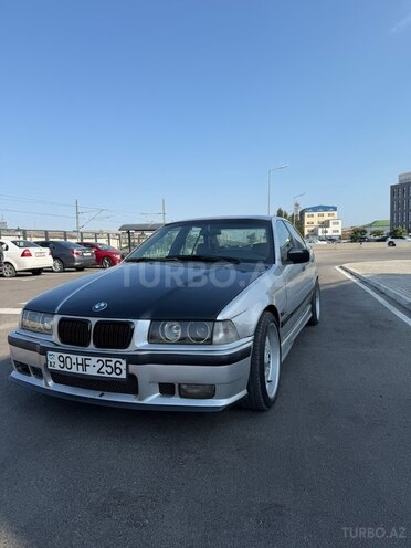 BMW 320-4