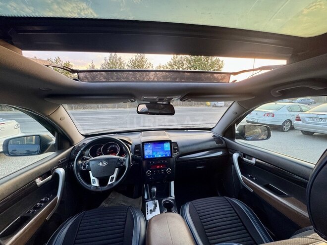 Kia Sorento-13
