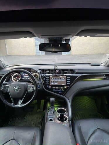 Toyota Camry-11