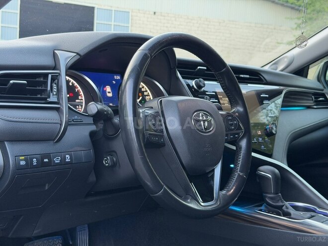 Toyota Camry-12