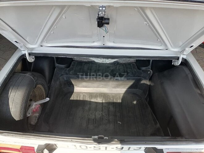 LADA (VAZ) 2106-4