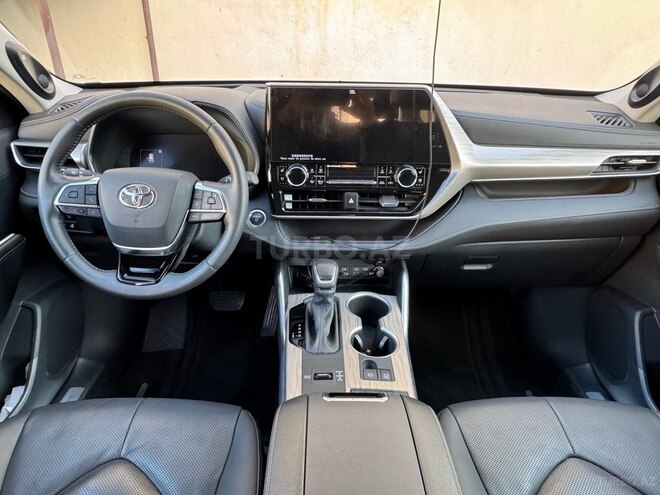 Toyota Highlander-13