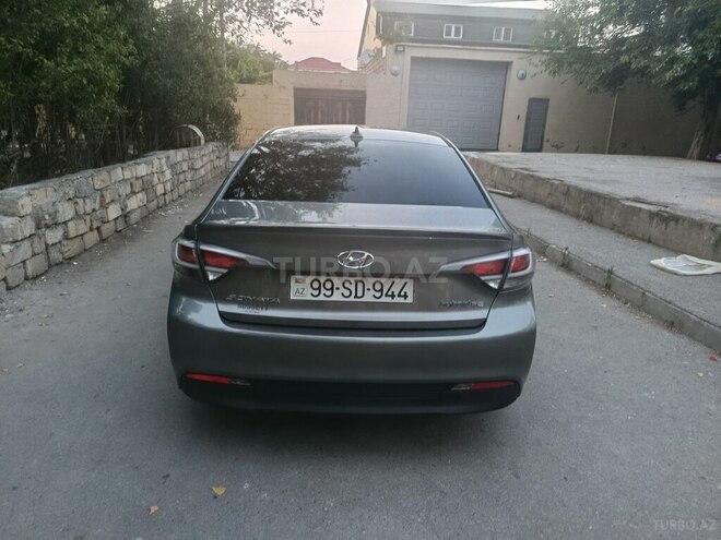 Hyundai Sonata-8