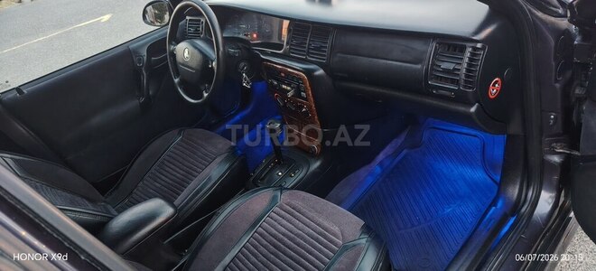 Opel Vectra-12