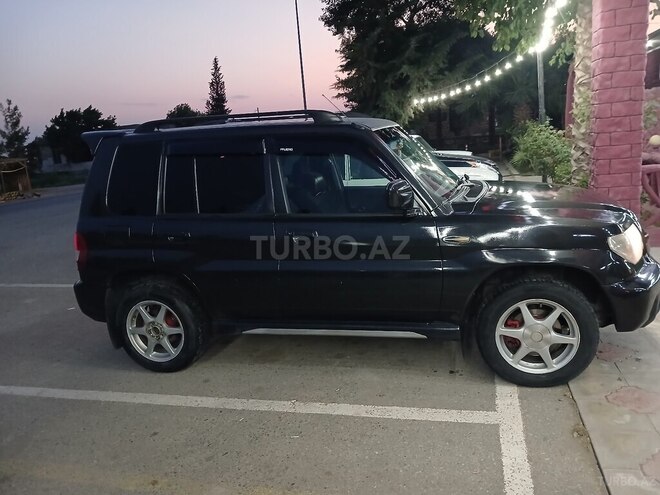 Mitsubishi Pajero io-2