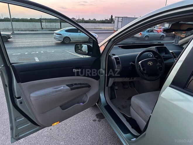 Toyota Prius-10