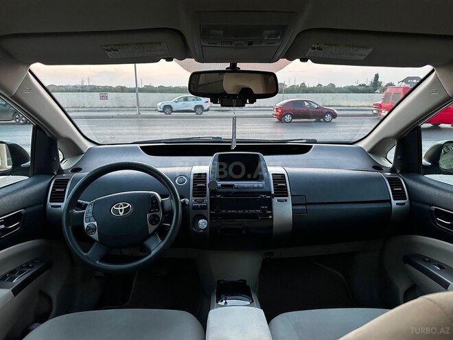Toyota Prius-5