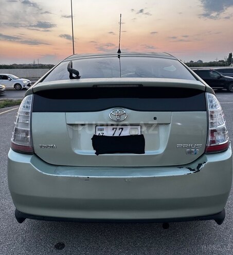 Toyota Prius-4