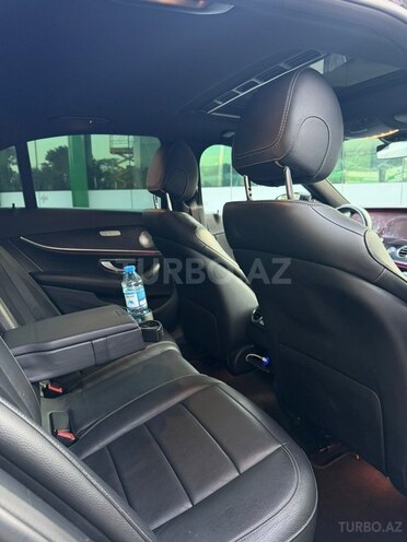 Mercedes E 220 d-12
