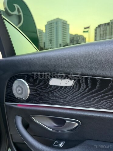 Mercedes E 220 d-13