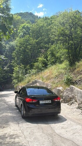 Hyundai Elantra-2