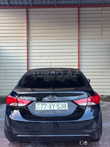 Hyundai Elantra-4