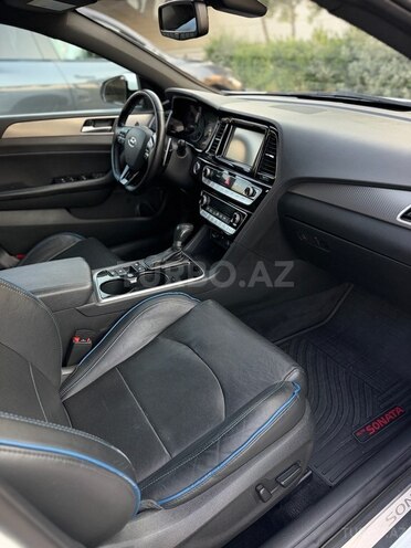 Hyundai Sonata-13