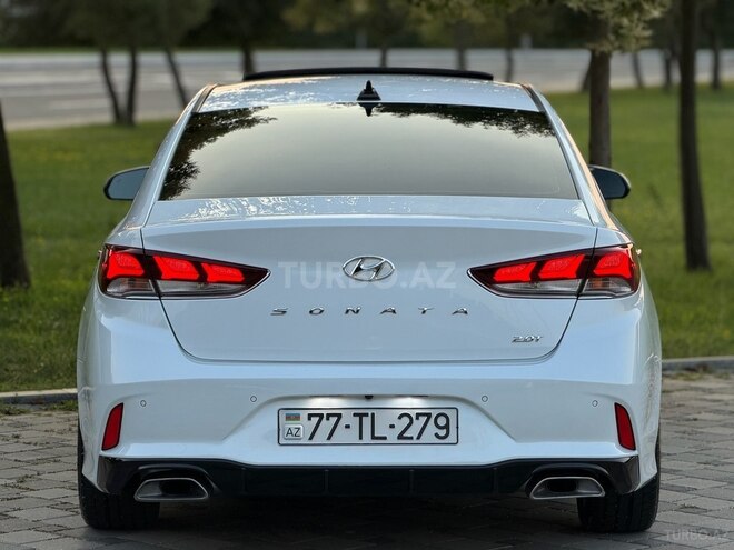 Hyundai Sonata-11