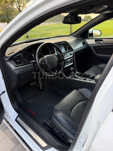 Hyundai Sonata-19