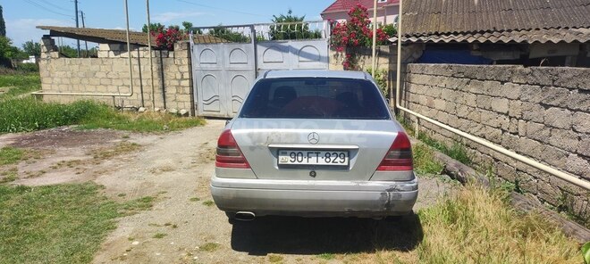 Mercedes C 220-2
