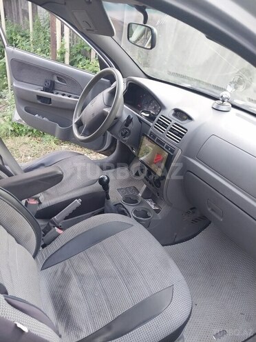 Kia Rio-5