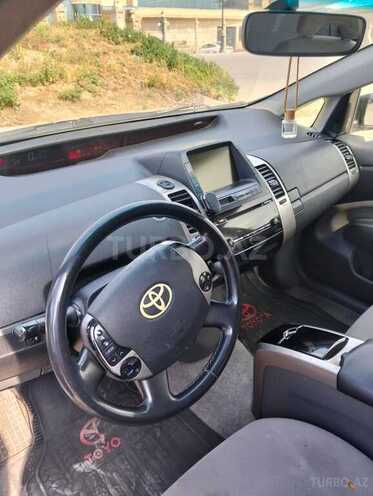 Toyota Prius-6