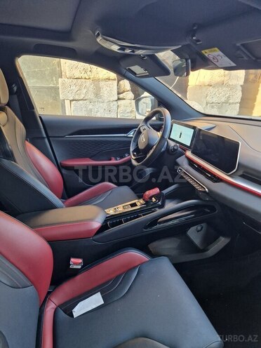 Geely Coolray-6