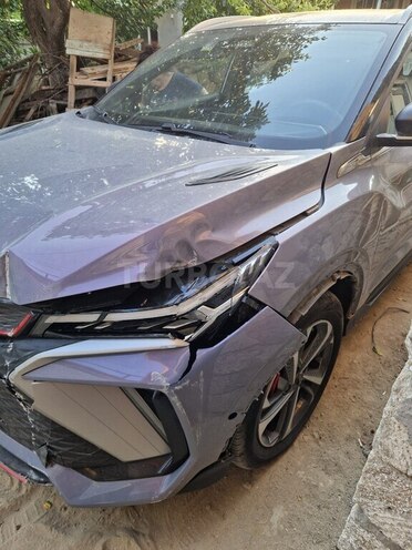 Geely Coolray-7