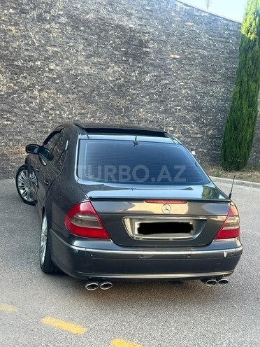 Mercedes E 320-11