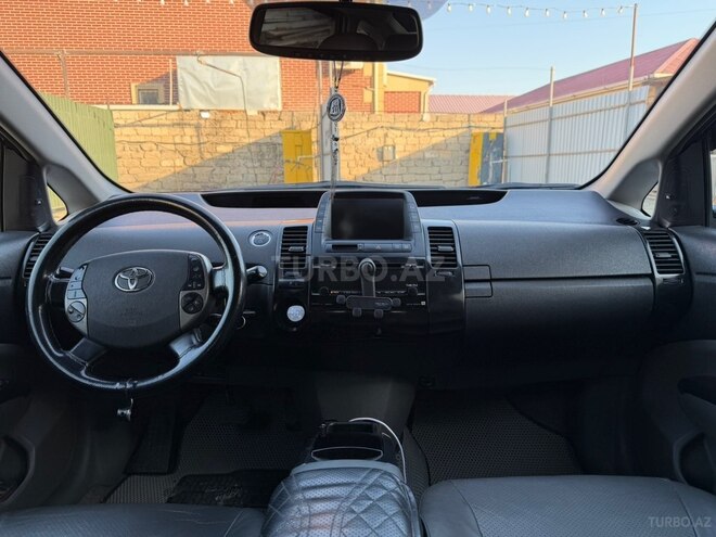 Toyota Prius-7