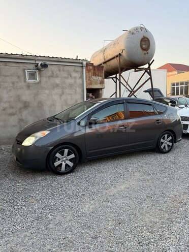 Toyota Prius-4
