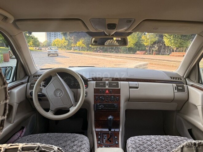 Mercedes E 220-5