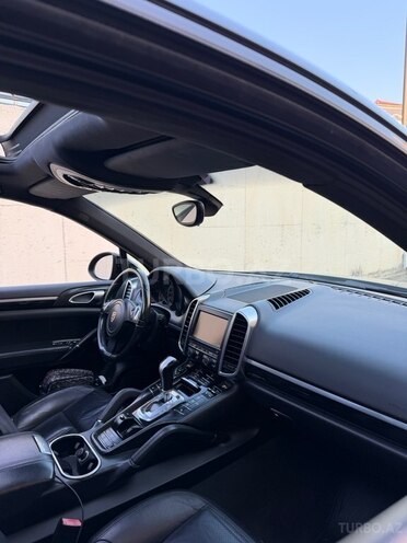 Porsche Cayenne-7