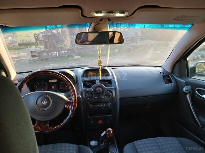 Renault Megane-6
